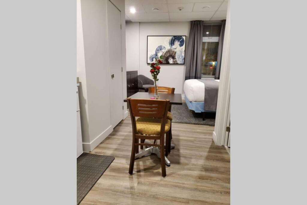 Cozy Sweet Studio #4, Only 10 Min To D.T. Ottawa Gatineau Bagian luar foto